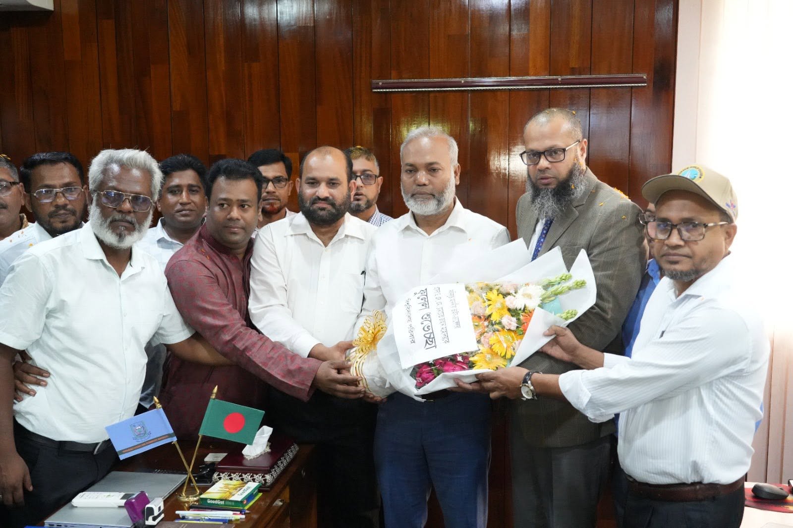 পবিত্র হজ্জ পালন শেষে দায়িত্ব গ্রহণ করলেন পটুয়াখালী ভার্সিটির নবনিযুক্ত উপাচার্য অধ্যাপক ড. এস. এম. হেমায়েত জাহান